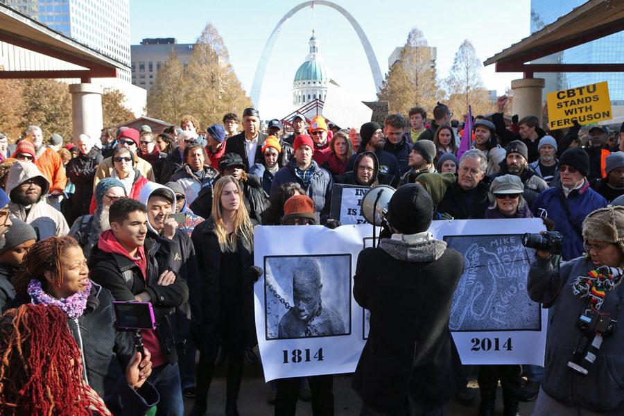 Protesters+in+Kiener+Plaza+prepare+to+march+in+downtown+St.+Louis+on+Tuesday%2C+Nov.+25%2C+2014%2C+in+the+wake+of+the+grand+jury+decision+not+to+indict+officer+Darren+Wilson+in+the+shooting+death+of+Ferguson%2C+Mo.%2C+teen+Michael+Brown.+