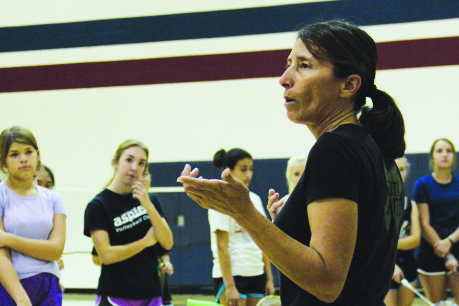 Perry Varsity Badminton Coach, Lerina Johnson, gives instruction to Perry Highschools badminton team in the small gym on August 11th to prepare them for the upcoming season.

photo by Caleb Wilson
