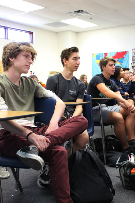 The academic decathlon team in their second club meeting