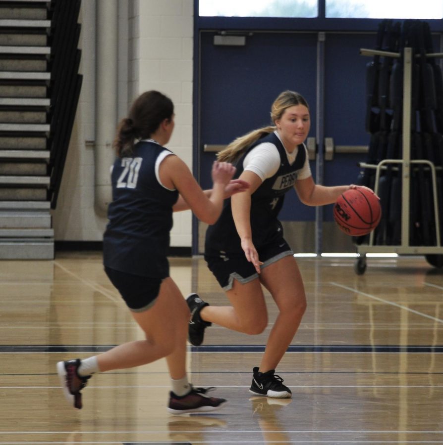 As fall sports came to an end winter sports held tryouts for the 2021-2022 season. Girl's basketball practices in the gym for their season and first game. 
